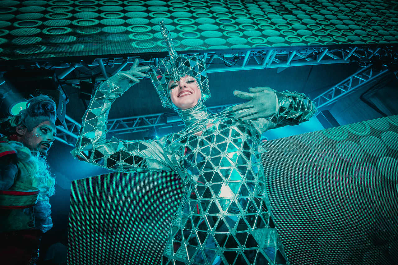 artist dancing, event photography
